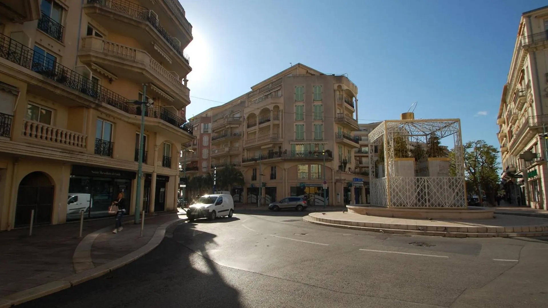 Apartament Coquet 2P Avec 2 Balcons, Clim, Parking Et Wi-Fi Gratuit, En Plein Centre De Menton - Fr-1-196-157