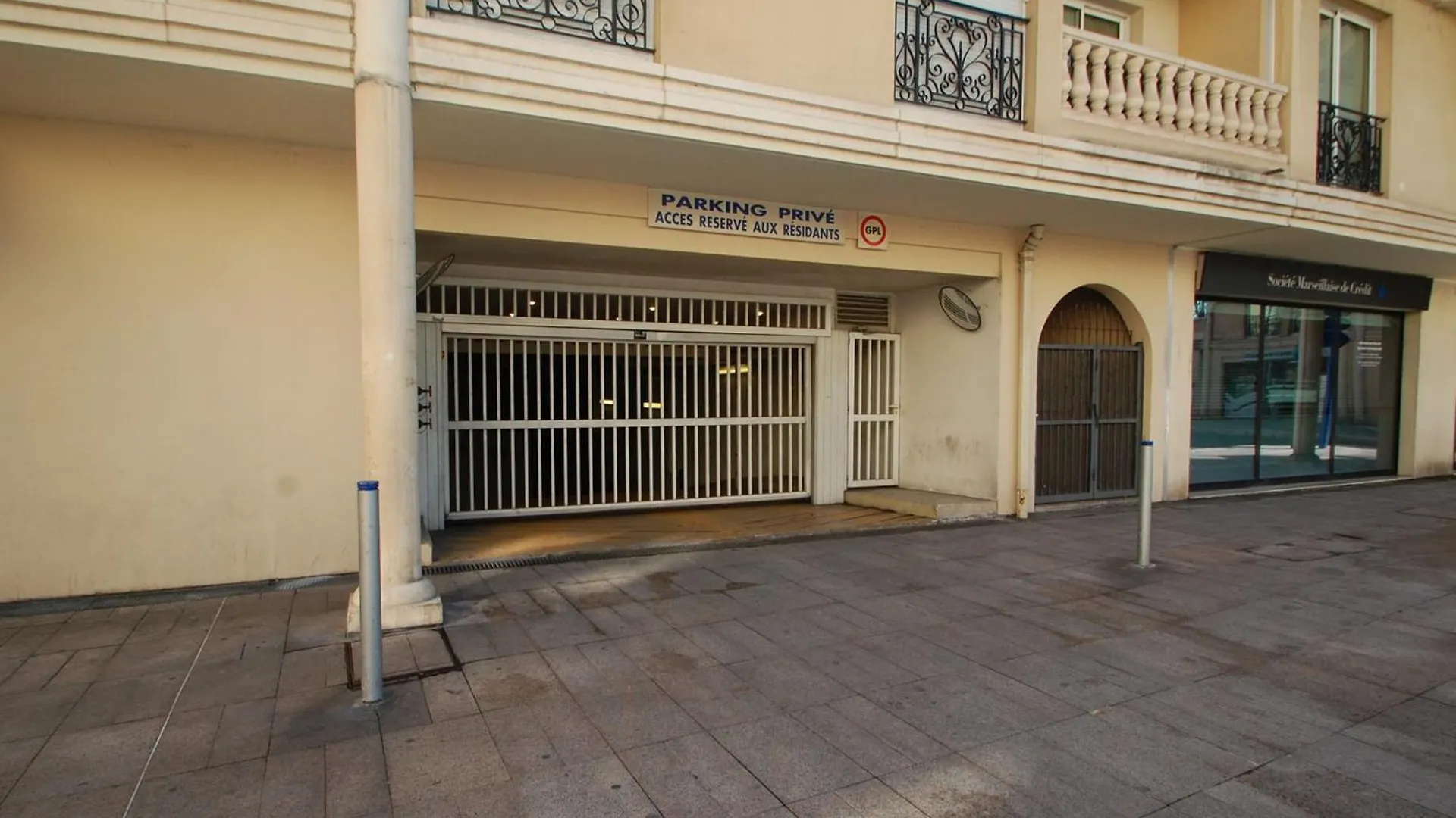 Apartament Coquet 2P Avec 2 Balcons, Clim, Parking Et Wi-Fi Gratuit, En Plein Centre De Menton - Fr-1-196-157 Francja